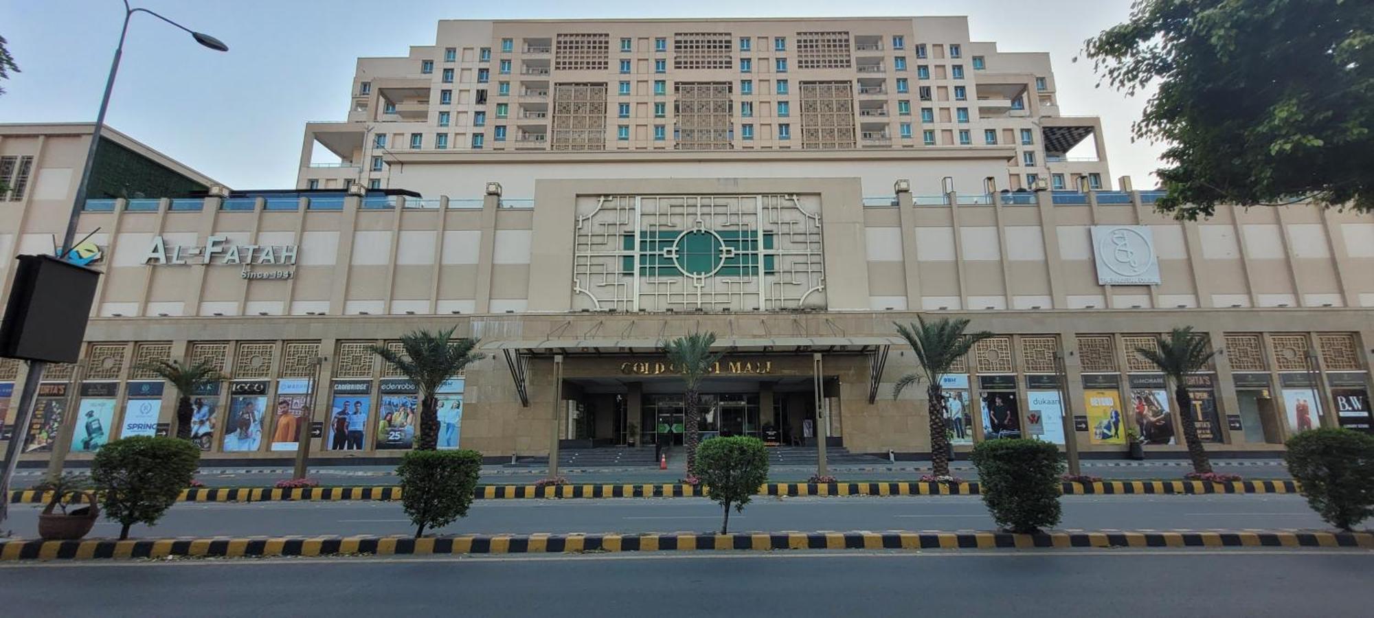 Goldcrest Luxury Apartments Лахор Экстерьер фото