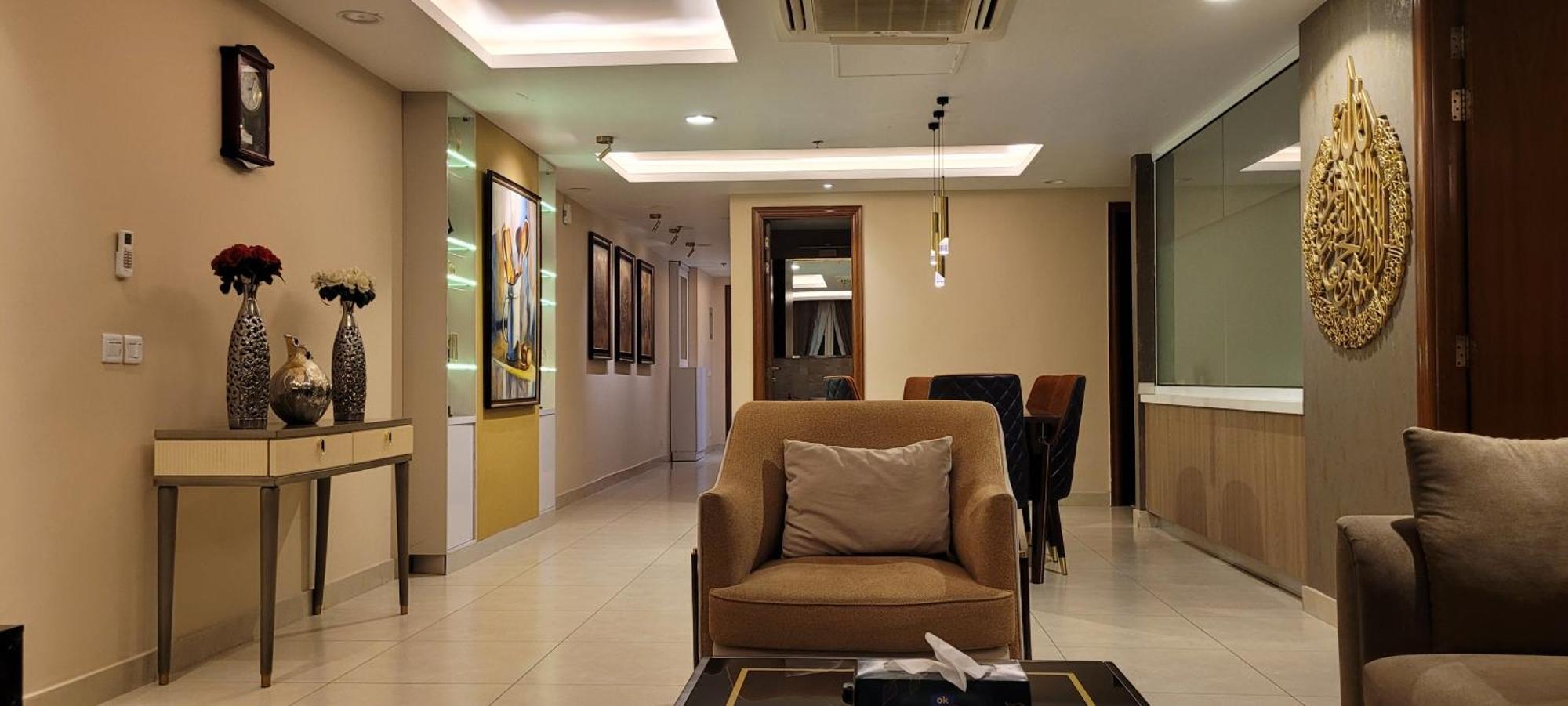 Goldcrest Luxury Apartments Лахор Экстерьер фото