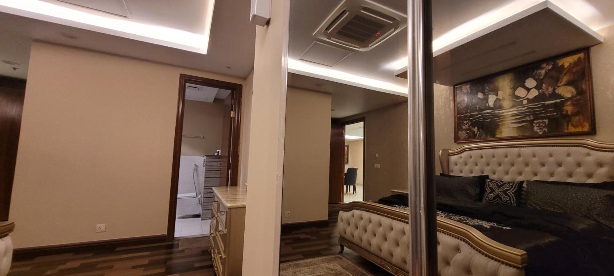 Goldcrest Luxury Apartments Лахор Экстерьер фото