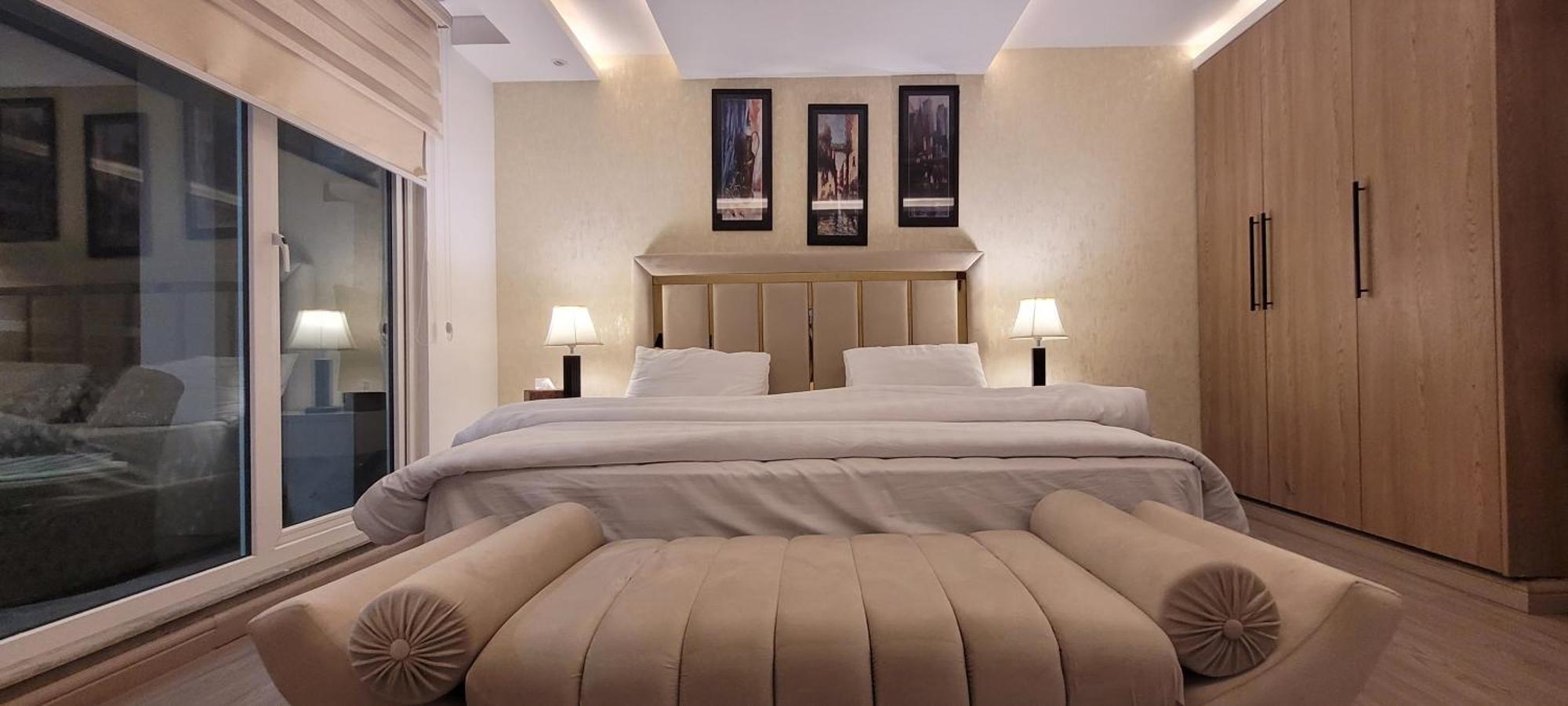 Goldcrest Luxury Apartments Лахор Экстерьер фото