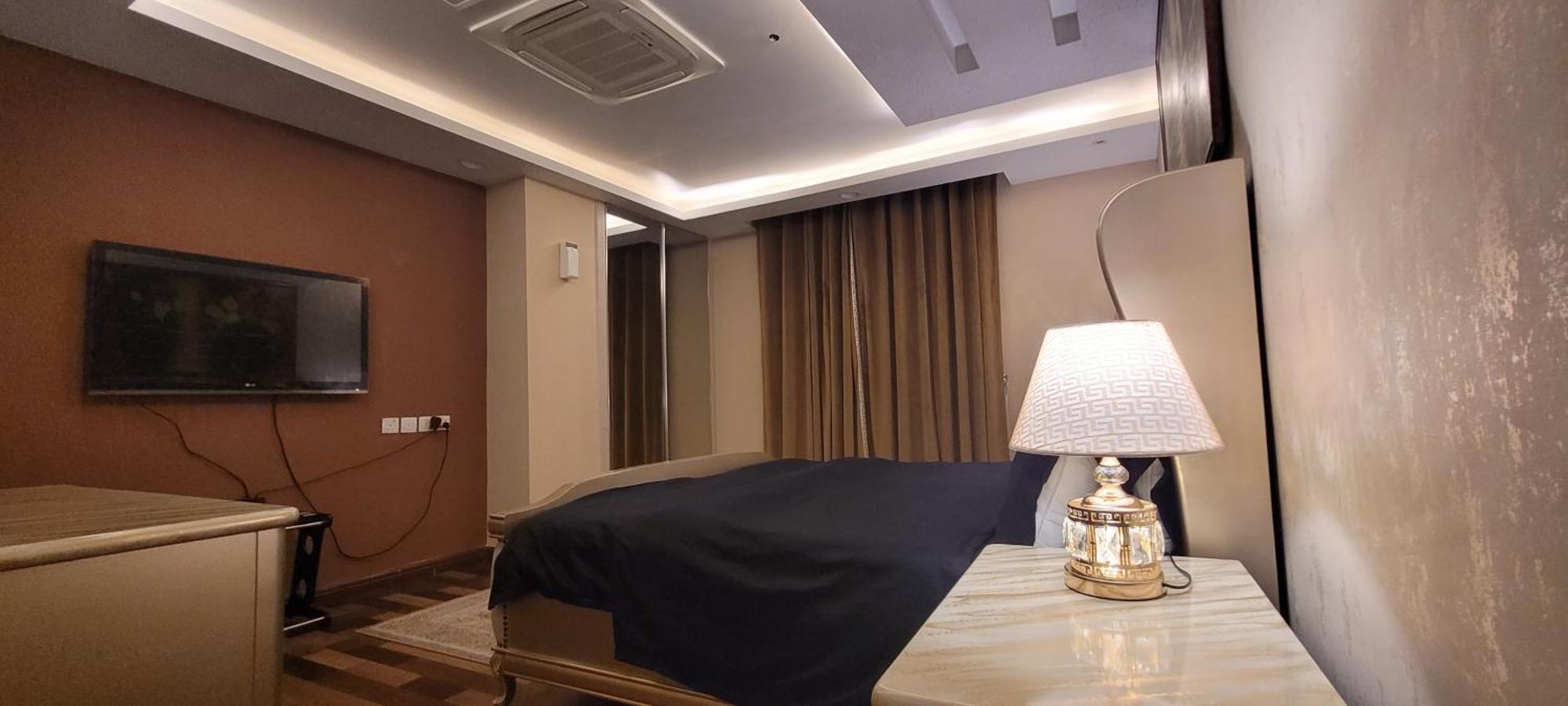 Goldcrest Luxury Apartments Лахор Экстерьер фото