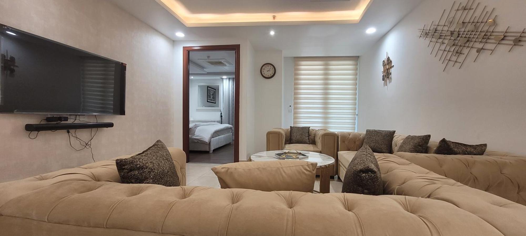 Goldcrest Luxury Apartments Лахор Экстерьер фото