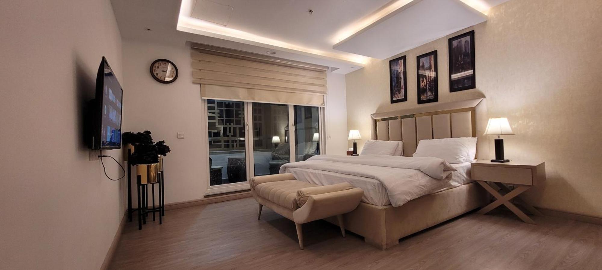 Goldcrest Luxury Apartments Лахор Экстерьер фото