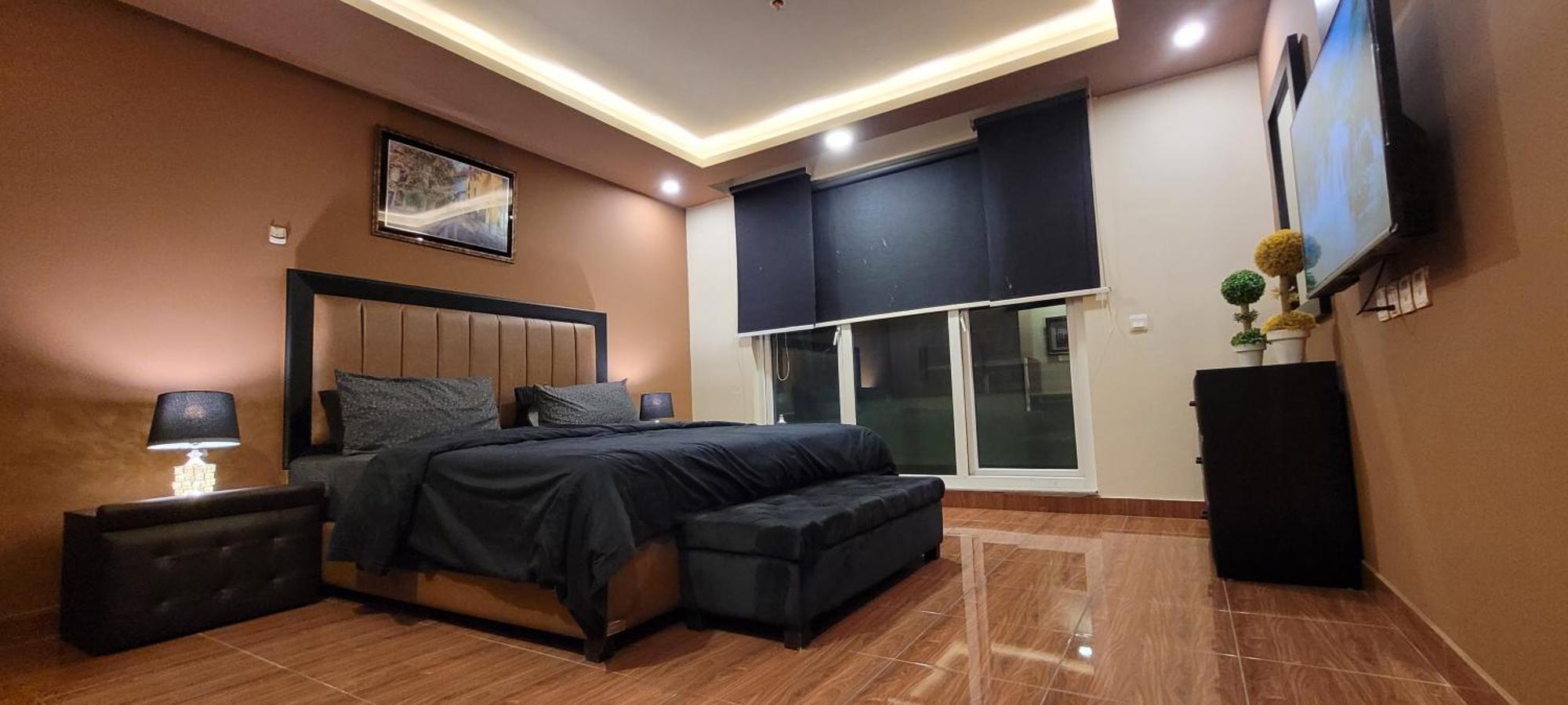 Goldcrest Luxury Apartments Лахор Экстерьер фото