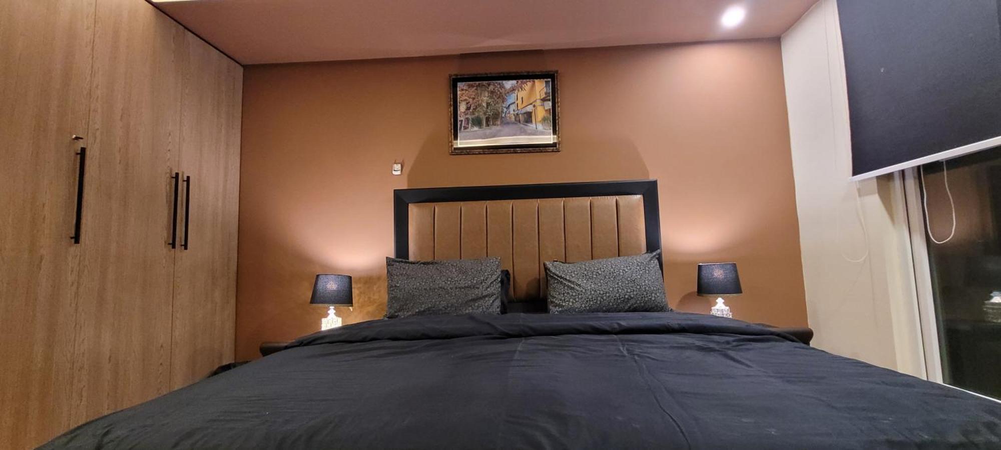 Goldcrest Luxury Apartments Лахор Экстерьер фото